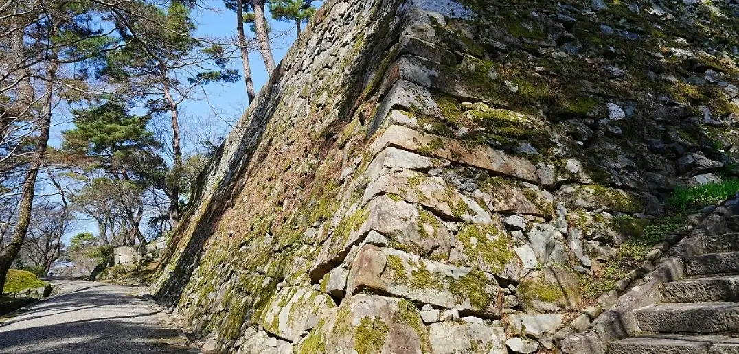 亀岡城跡