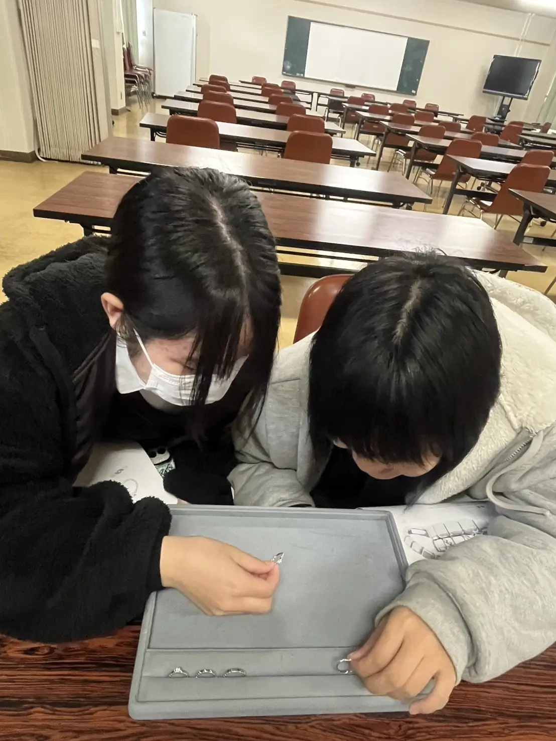 デザイン投票・意見交換の様子